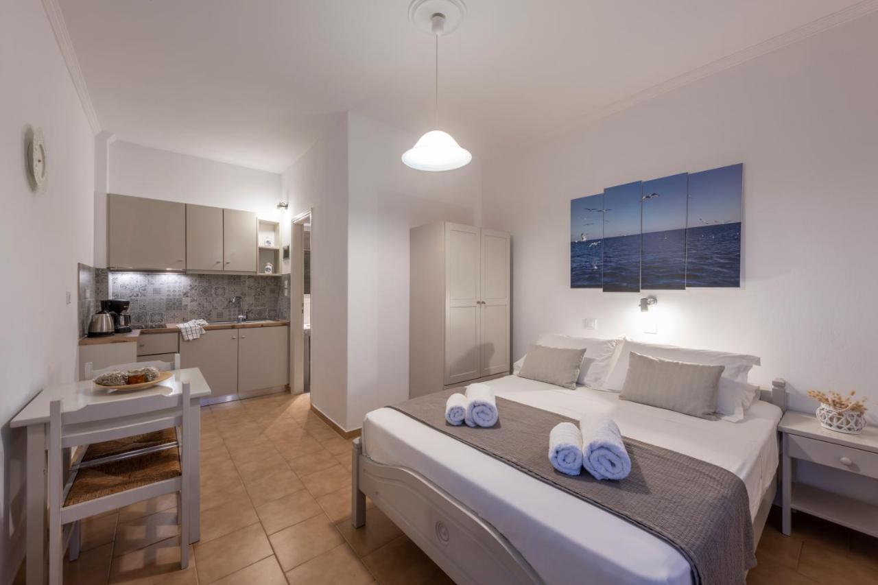 Helen'S Minimal Studios & Apartments Aliki  Bagian luar foto